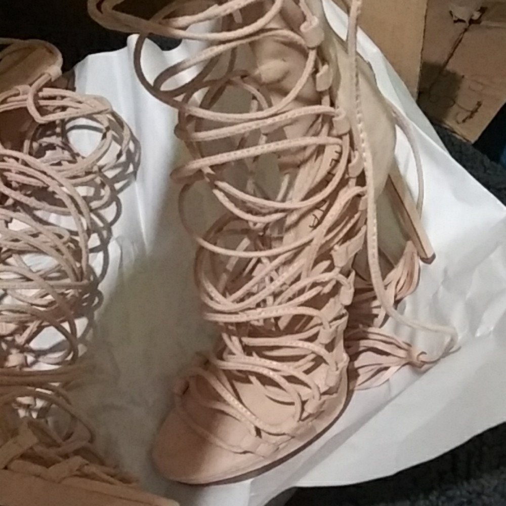 Shoes - Picture 4 of 4